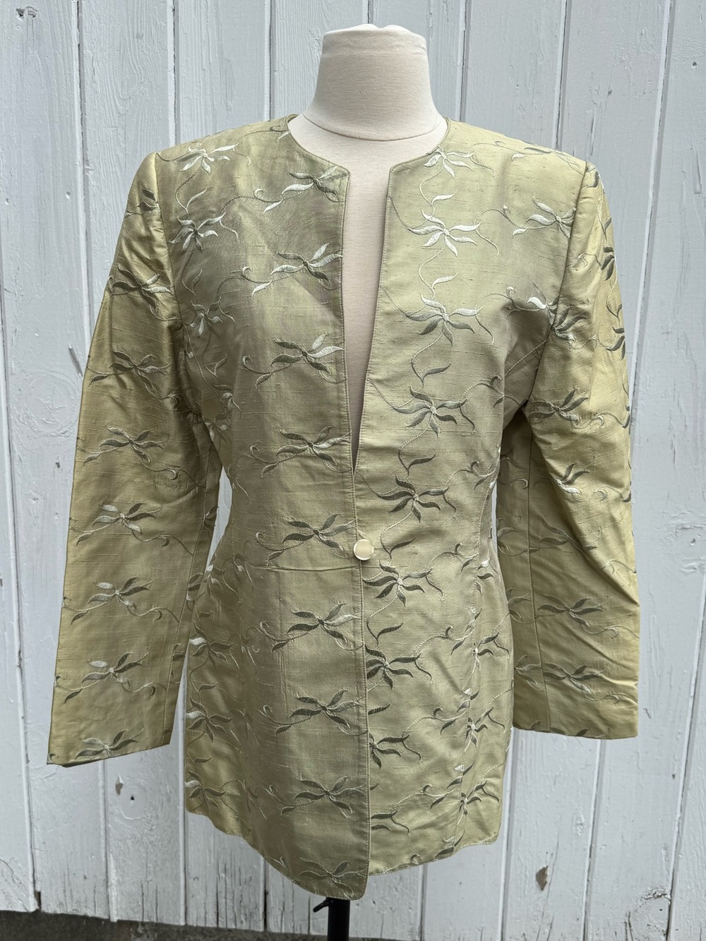 Chetta B Women’s Vintage Embroidered Blazer